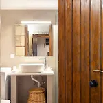 Apartment Stone House With Garden Near The