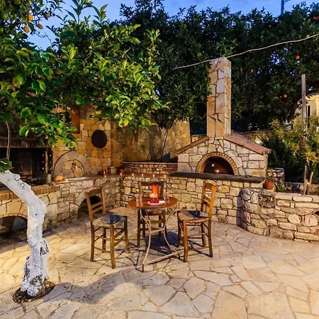 Apartment Stone House With Garden Near The Petalídhion