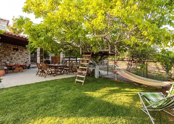 Stone House With Garden Near The * Petalídhion