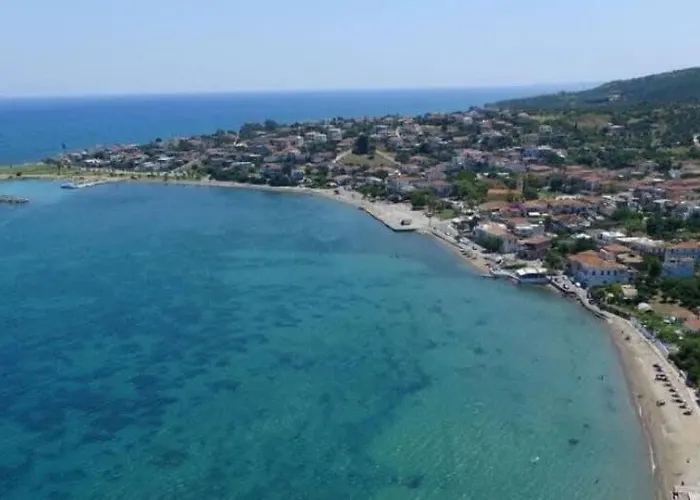 Stone House With Garden Near The Apartment Petalídhion