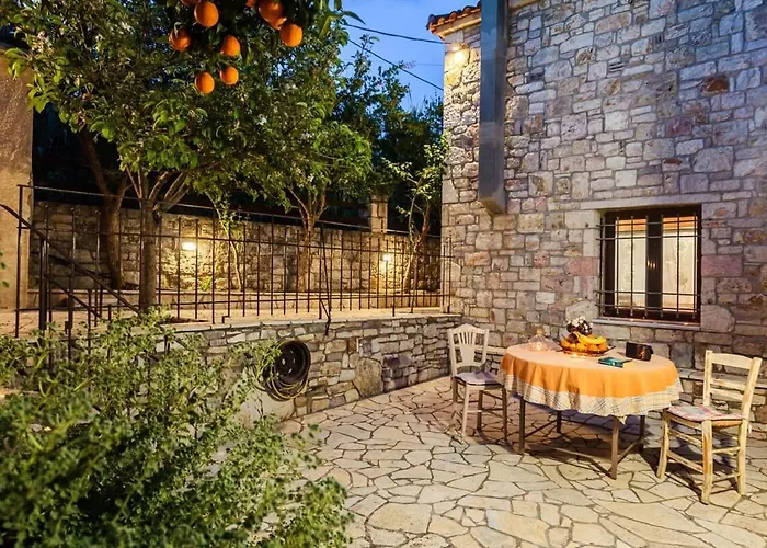 Apartment Stone House With Garden Near The