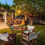 Stone House With Garden Near The Πεταλίδι