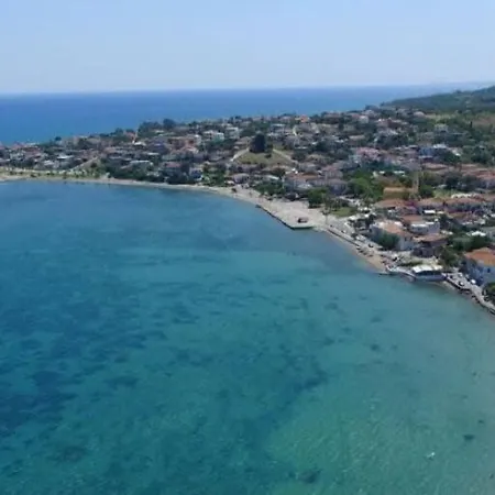 Stone House With Garden Near The Appartamento Petalídhion
