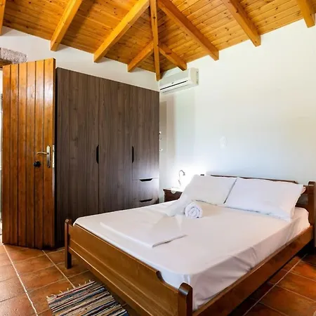 Appartement Stone House With Garden Near The Petalídhion