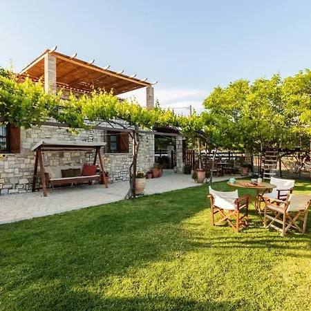 Stone House With Garden Near The Lejlighed *